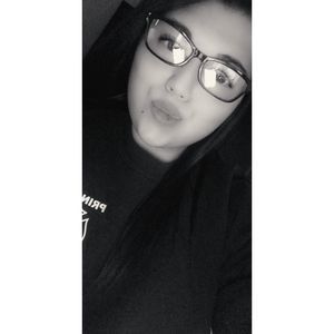 Meet your Posher, Selena